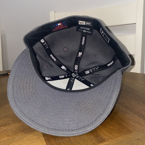 Toronto Blue Jays 2004-2005 Home 59FIFTY Fitted Hat - Picture 3 of 4